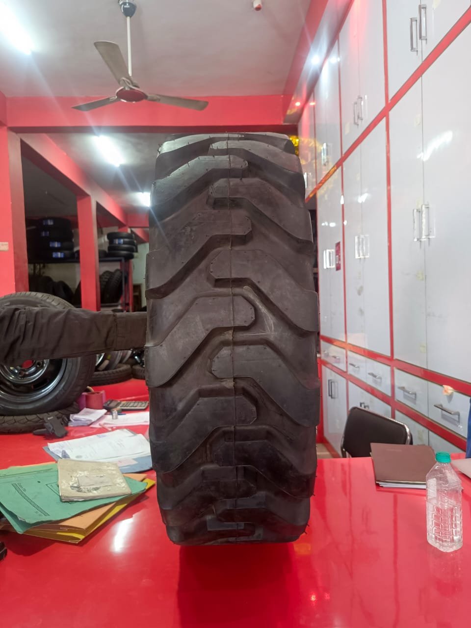 Hydra crane Tyre