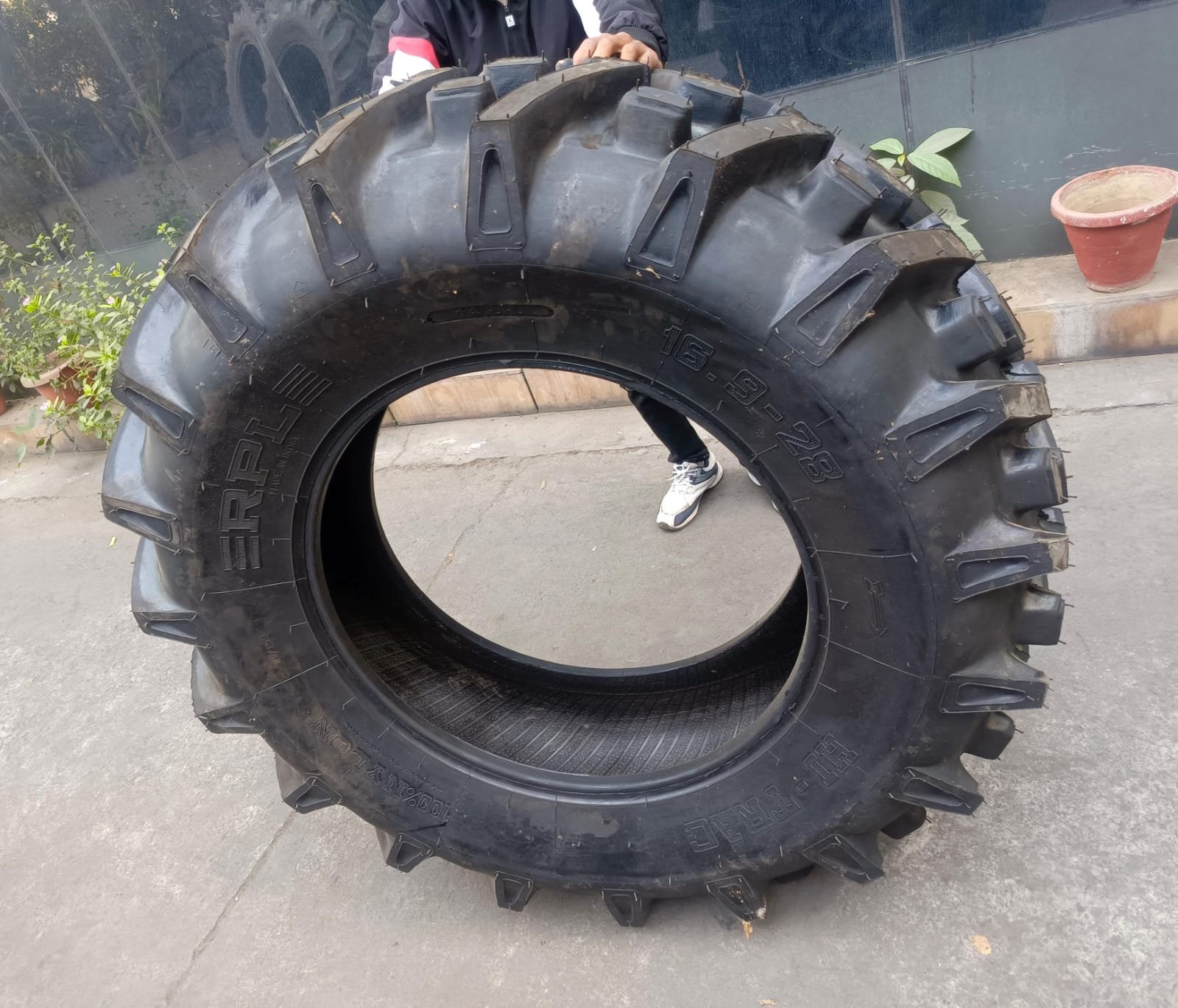 Jcb Tyre